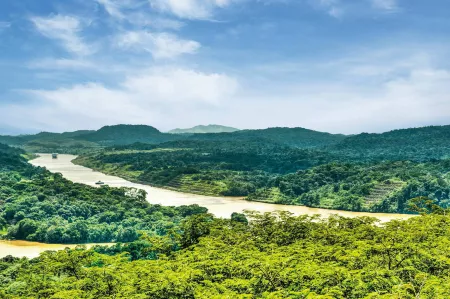 12-Day World Cruise: Panama to Callao