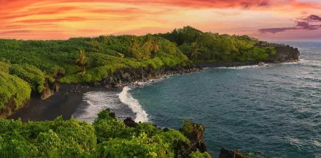 Discover Hawaii: Volcanoes, Valleys & Vibrant Shores