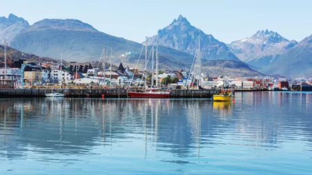 Explore Antartica - The Last Continent