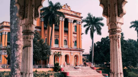 Cruise & Rail: The Sacred Ganges & the Maharajas' Express