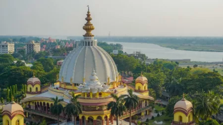 Cruise & Rail: The Sacred Ganges & the Maharajas' Express