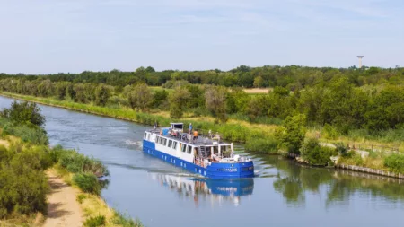 Charming Provence : a barge cruise in Southern France (port-to-port cruise)