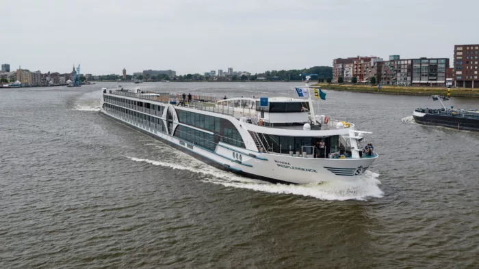 MS Riviera Resplendence