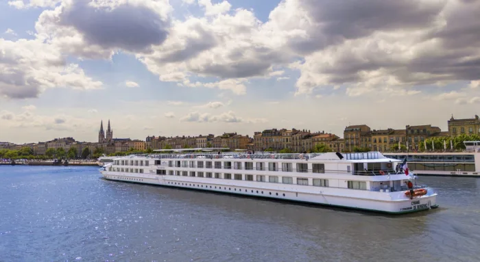 MS Cyrano de Bergerac