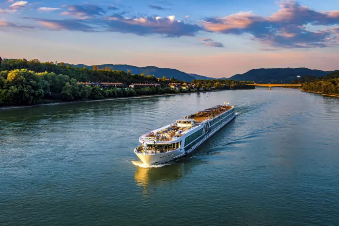 MS Amadeus Cara