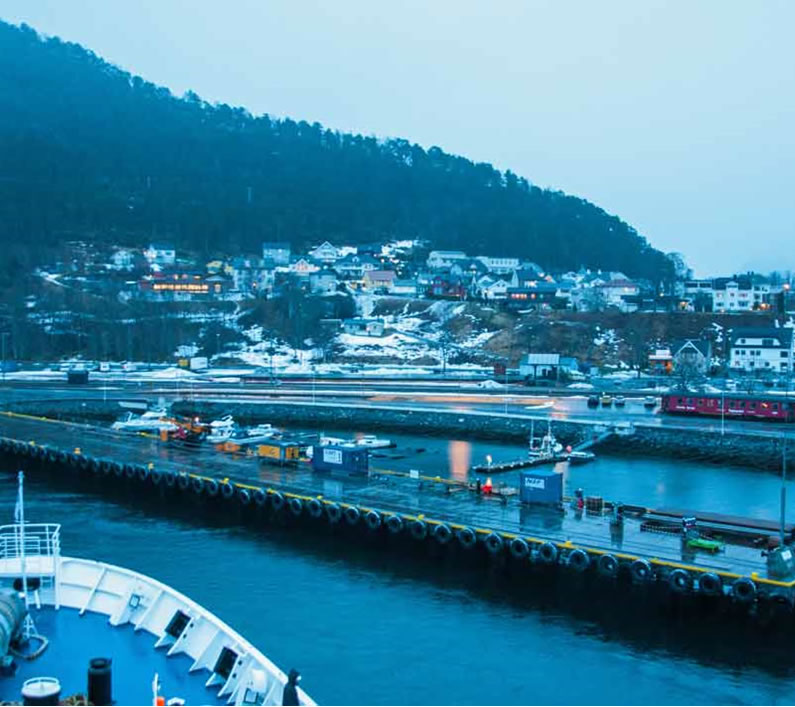 Saga Pearl II departing Andalsnes