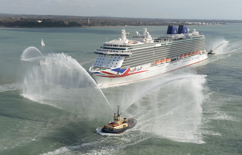 Southampton welcomes P&O Cruises' Britannia cruise ship