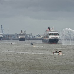 175 Cunard - 3 Queens - Liverpool