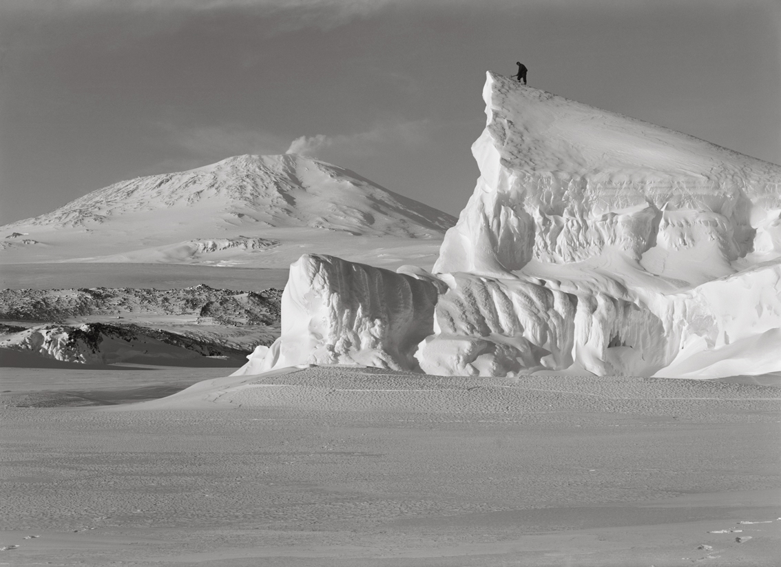 Ref 348. The Matterhorn Berg profile with Erebus (8 October 1911).