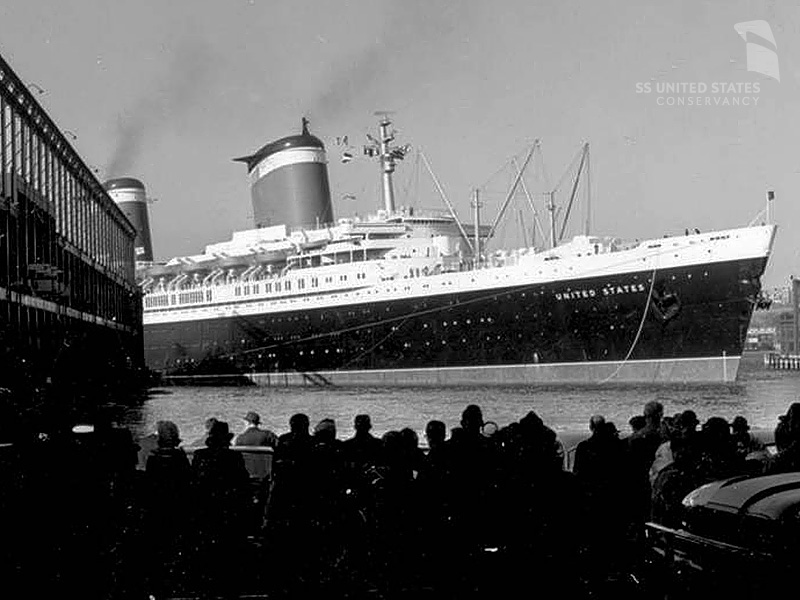 The SS United States easing into Pier 86 without the assistance of tugs, due to a tugboat strike. Photo courtesy of Charles Anderson and the SS United States Conservancy