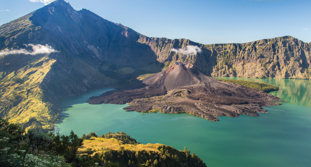 Mt Rijani - Indonesia