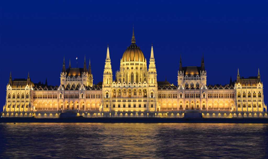 Christmas Cruises: Budapest