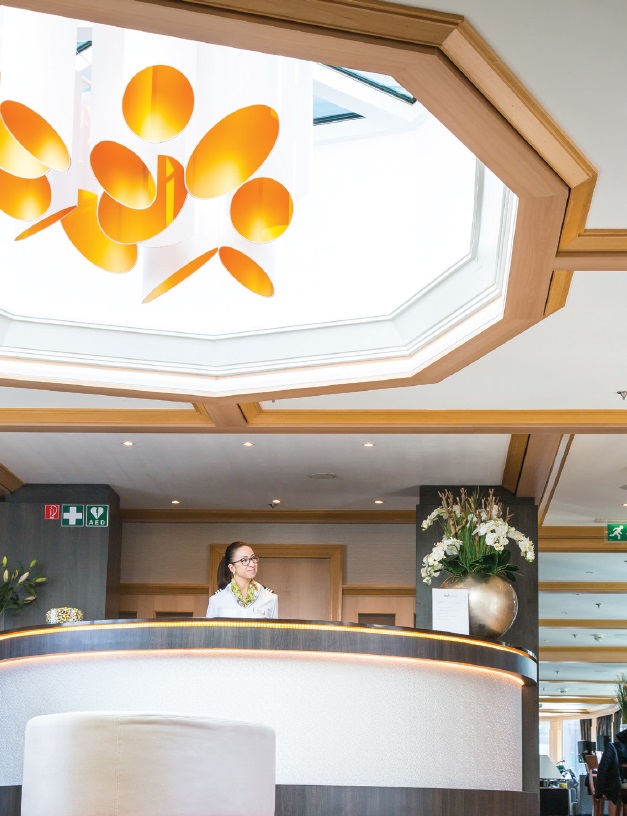 Serenade 1 - lobby