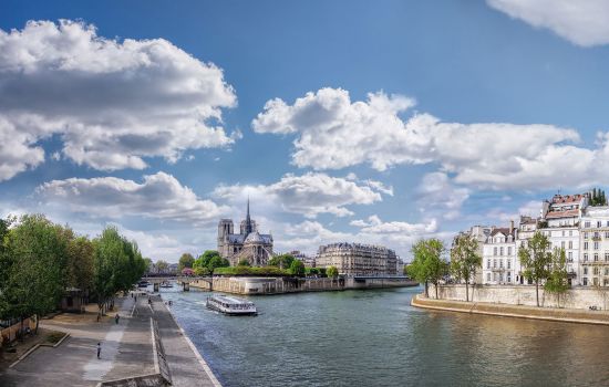 Seine river cruise in Paris