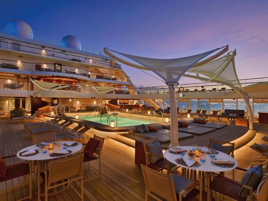 Earth & Ocean at The Patio on board Seabourn Ovation