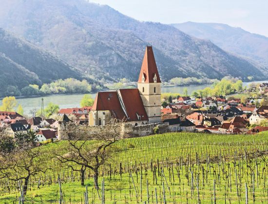 Danube River cruise: Weissenkirchen