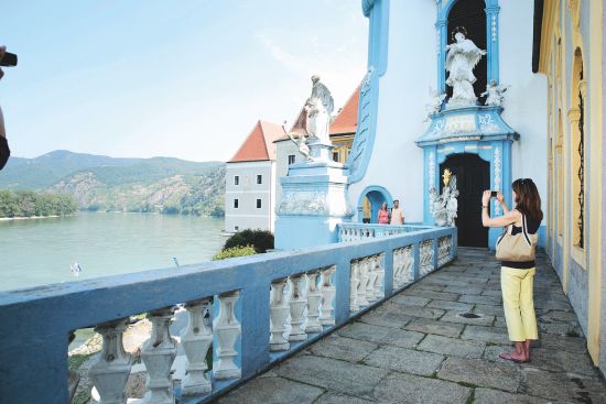 Danube River Cruise: Durnstein's Baroque church