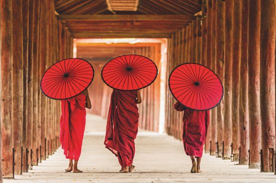 Cruise to Myanmar: Monks