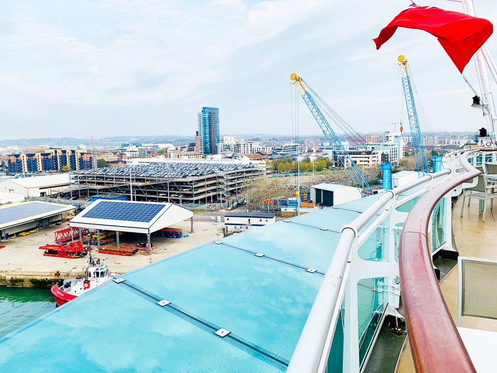 P&O Cruises Britannia, canopies