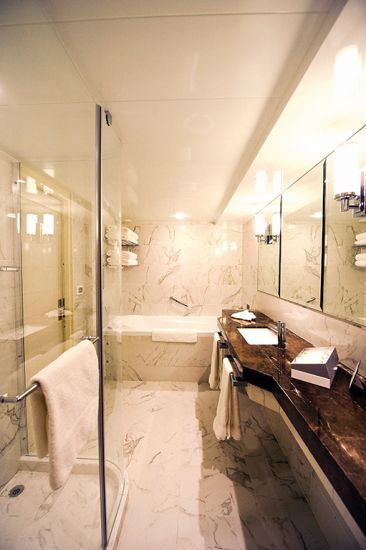 P&O Britannia, P&O Cruises: suite bathroom