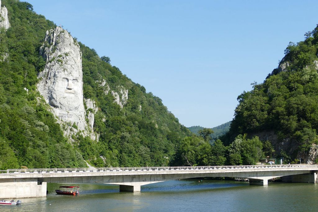 Danube river cruise: Iron Gate gorge